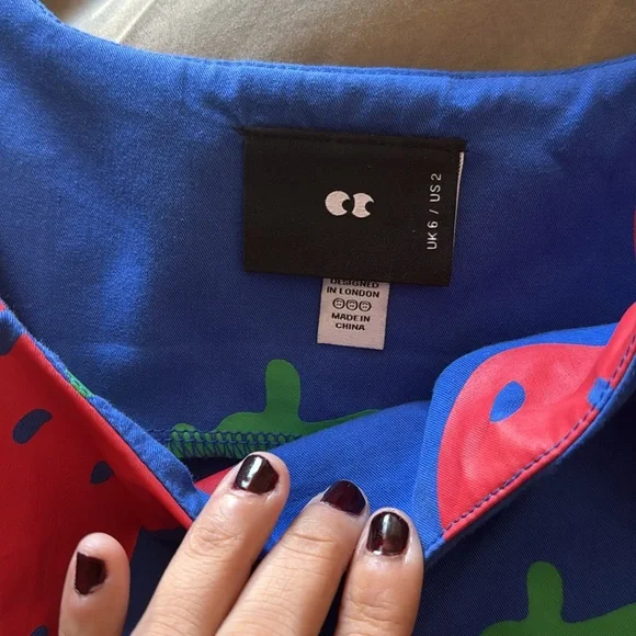 Lazy Oaf Picking Strawberry Dress Shoulder Ties Pockets Novelty Summer uk6/us2 - Picture 4 of 8